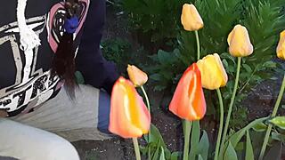 Girlfriend Licks Pussy in Homemade POV Lesbian Scene