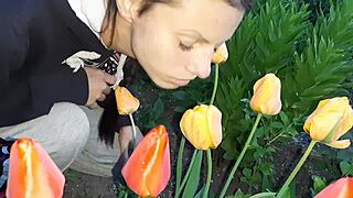 Girlfriend Licks Pussy in Homemade POV Lesbian Scene