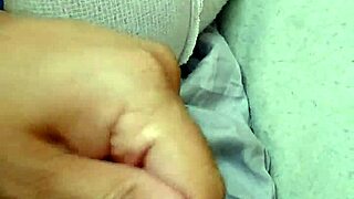 Jerkin' It to Some Amateur Gay BJ!