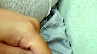 Jerkin' It to Some Amateur Gay BJ!