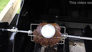 Kiwi milf kurva dostává teploměr do zadnice po kontrole masa od pána