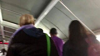 Tocando A Jaqueta De Nylon Marrom Da Gordinha Pt 1