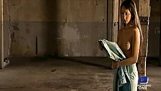 Watch jolie asiatique and her sosie get fucked one after another?