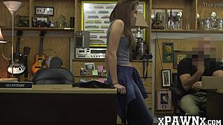 i caught pretty woman banging for cash before pawning
