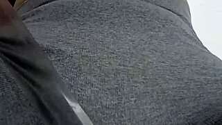 Deset minut šibanja kazni za njeno pičko