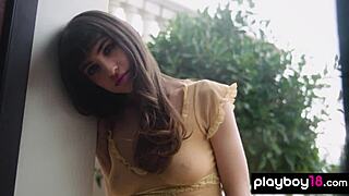 Skinny All Natural Naked Beauty Ivy Rose Poses in Sauna