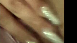 Horny Tiktoker La Paisa Squirting After Fucking Herself With Dildo