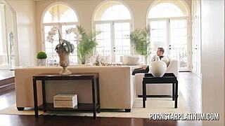 havana ginger pegging her husband with strapon, damn hot! 🔥