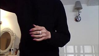 A smoking hot brunette babe poses in a skirt.