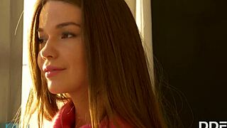 Shaved teen beauty Jacqueline teases her clit to solo orgasm in stunning display.