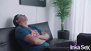 En pis anım? Ders sırasında kıvrımlı milf öğretmenimi siktim.