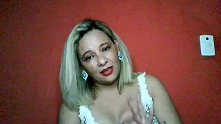 Máma a dcera šíleně šukají s přítelem