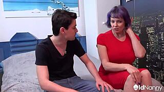 milf with natural tits plays solo on bed