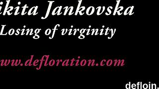 Wow, this fervent chick spreads for her first time! 😍