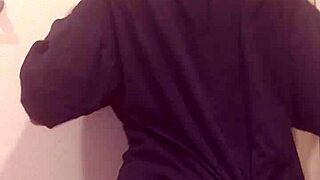 Naejae Performs Strip Tease Before Squirting