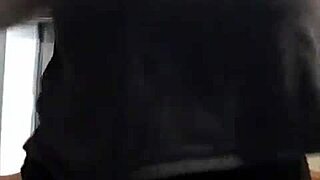 Bag kulisserne med DIN GUDINDE AMANDA, viser store patter og gejle solo-leg