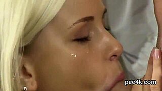 Peach's Pink Pussy Filled With Warm Pee And Splatters