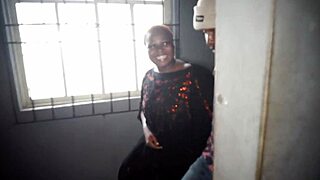 i-i had sex with an old friend, her big ass and shaved pussy were amazing.