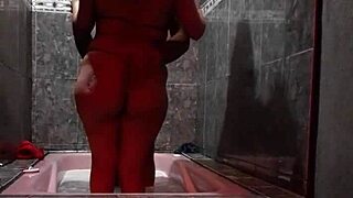 She Enjoys Oral Sex In The Jacuzzi At The Hotel