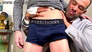 Bony assistant corv�able et d�vou� pompe a jus de nicholas free 10 mn