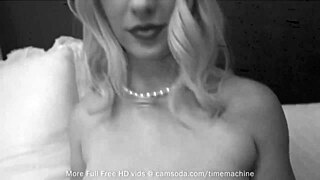 amateur housewife fingers herself to massive climax with vibrator 😍