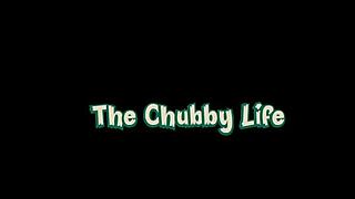 She Massages Her Juicy Fat Pussy