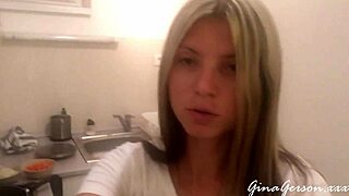 Im Cooking Russian Borscht Again