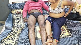 เย็ดชาชีอินเดียอวบชูลบุลีโก้งหีตูดแน่นพูดสกปรก