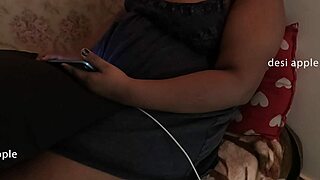 i'm the desi india it girl with big boobs, wow!