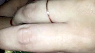 Claudia y su pepino masturbating as a prostitute