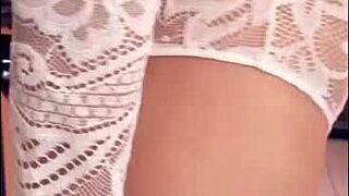 Want to see my flashing snaps?