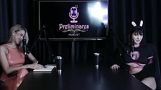 ¡Ninfomaníaca Se Masturba Dos Veces Gozando con Facilidad Además de Ser Submissa Gostar de Spanking y Tener Fetiches con Facas - Yummi Paradise Sheer Red!