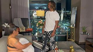 kendalle finds his juicy stepsis cleaning and fucks her