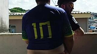 Tbt comendo o novinho na laje com todo mundo da quebrada vendo - me chame para sua laje feat dorn tags cruising ao ar livre quintal 😜