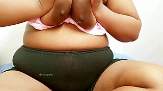 indian girl showing boobs tits