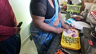 flashing and jerking off in front of tamil maid kanika, wow! 😍