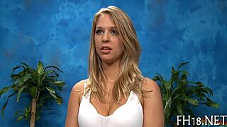 Sexy 18-year-old girl caught everyone's eye