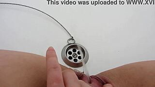 Hey, wanna watch this milf pissing close-up in bath?