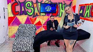 Suzy gives her wet ass to Diguinha DJ for double penetration