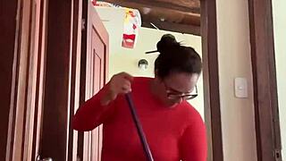 욕실 이웃집 귀여운 밀프 잡혀 크림파이 마무리