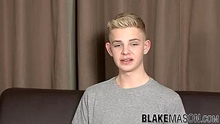 Twink blond alex silvers chats and masturbates 😏