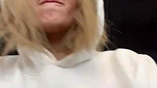 sapatona fica com tesão na academia vendo camisas transparentes com bicos duros, quer ver mais?