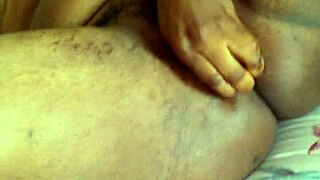 I watch queensandy orgasm in lesbian play