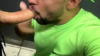 dotado safado giving mamar in banheiro almost got caught full sheer with big cock