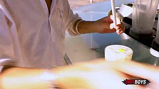 fodendo o novinho gostoso