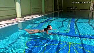 My heart melted as Jessica seduced the producer with her sexy gaze