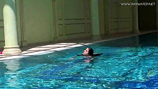 My heart melted as Jessica seduced the producer with her sexy gaze