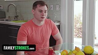 Sexy Latina Babe Connects With Ex-Boyfriend