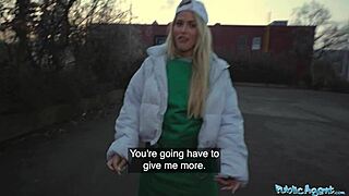 oh man, watching this 18-year-old blonde ride outdoors is unreal