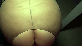 oh man, watching this 18-year-old blonde ride outdoors is unreal